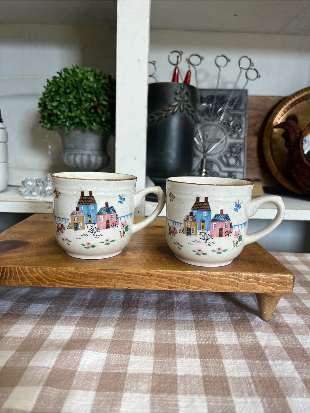 Vintage international stoneware cups heartland design Japan granny core cottage